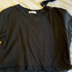 Black short sleeve crop tee